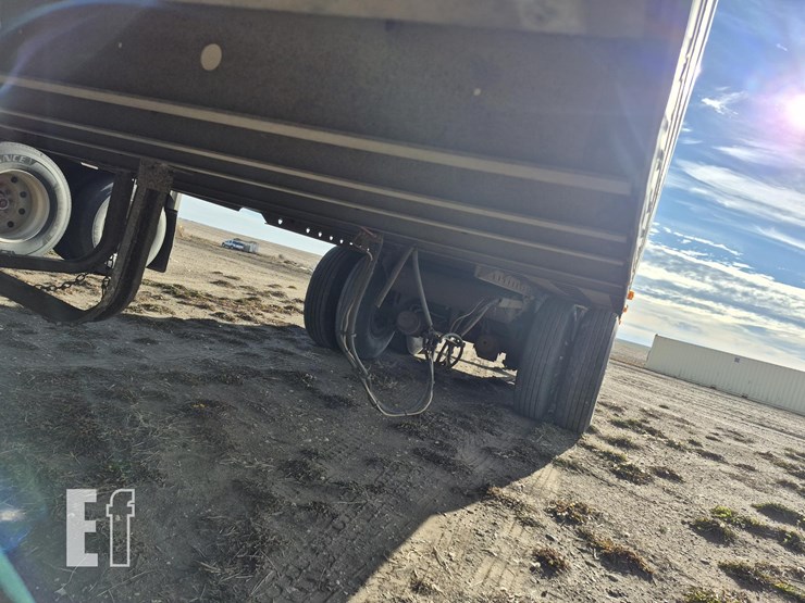 2002-utility-3000r-image-12