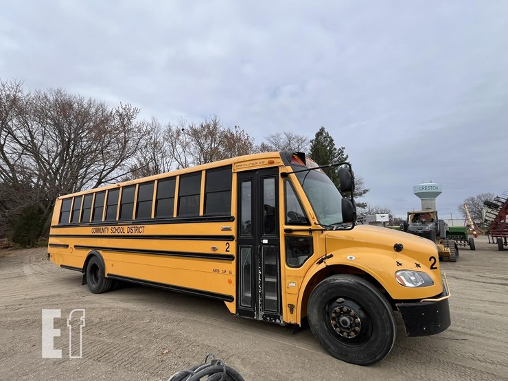 2014-thomas-saf-t-liner-c2-image-3