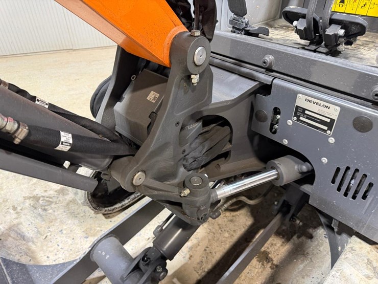 2026-develon-dx27z-7-image-13