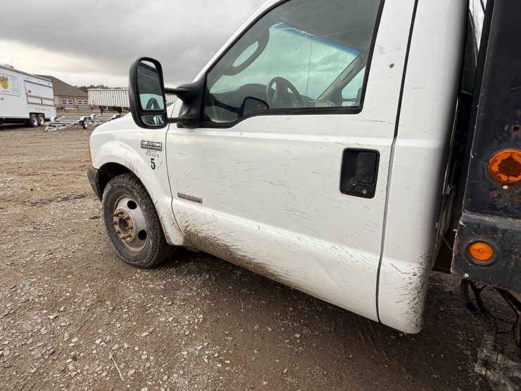 2005-ford-f350-image-15