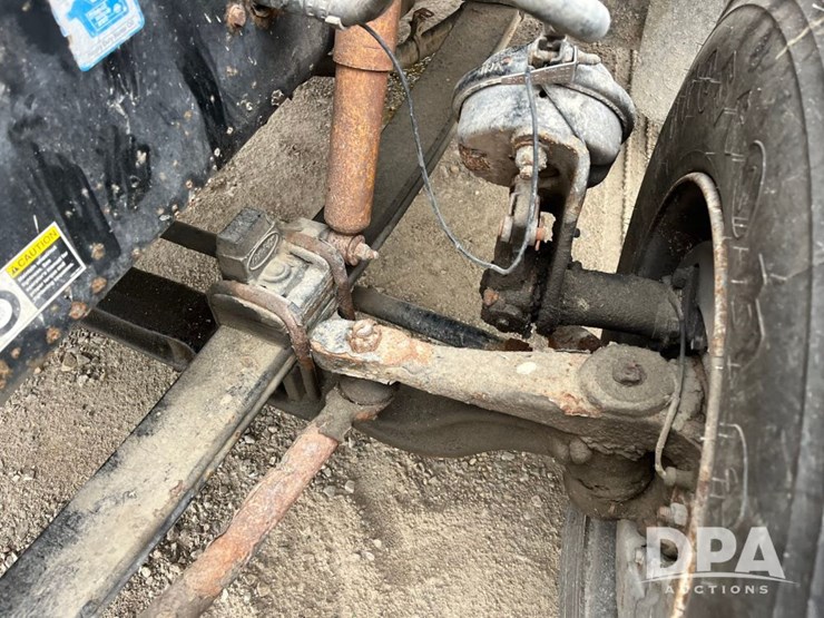 2001-peterbilt-330-image-66