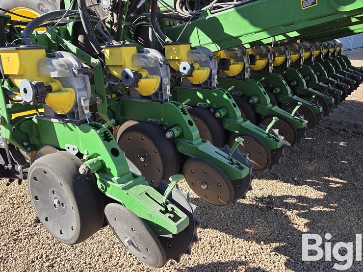 2011-john-deere-dr18-image-9