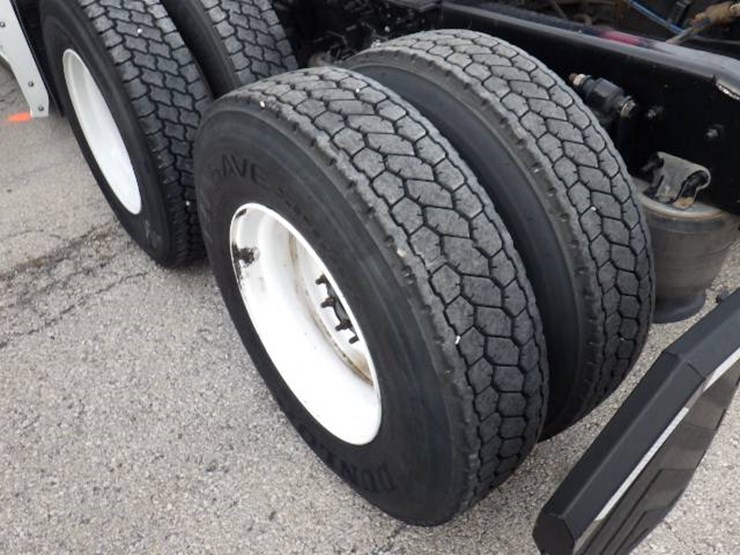 freightliner-cascadia-126-image-16