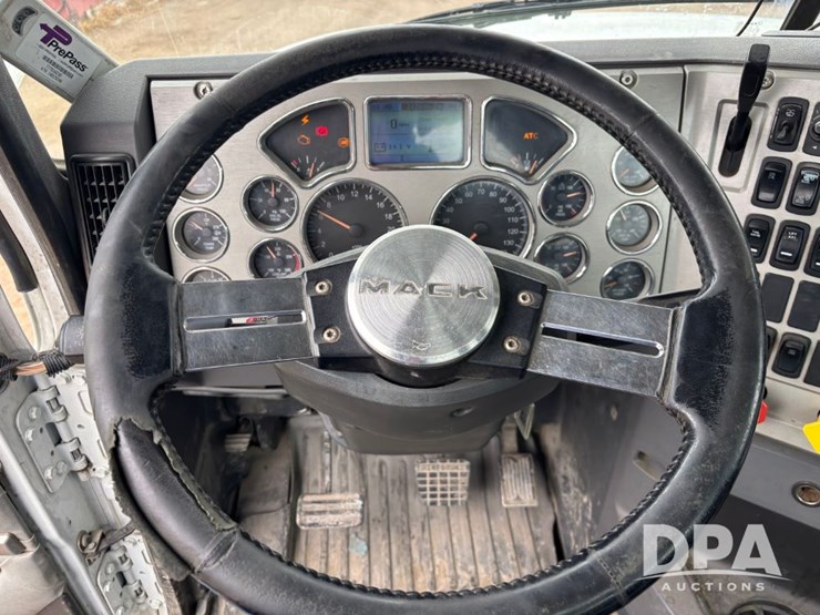 2017-mack-pinnacle-chu613-image-81