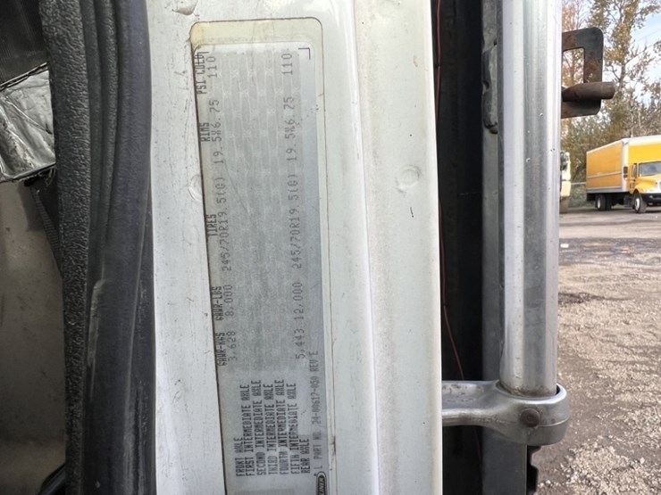 2003-freightliner-fl50-image-20