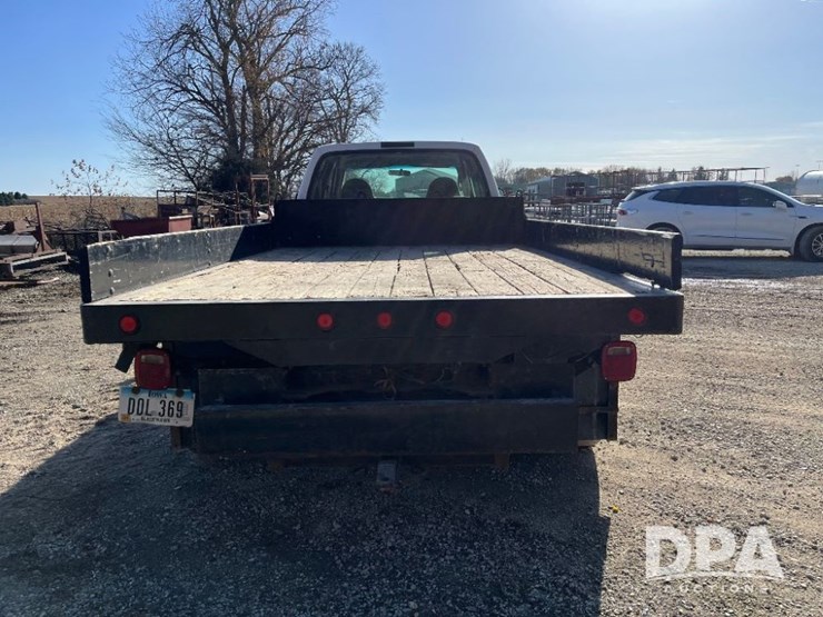 ford-f550-xl-image-11