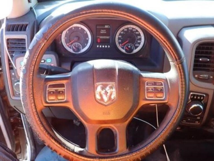 2016-dodge-1500-image-31