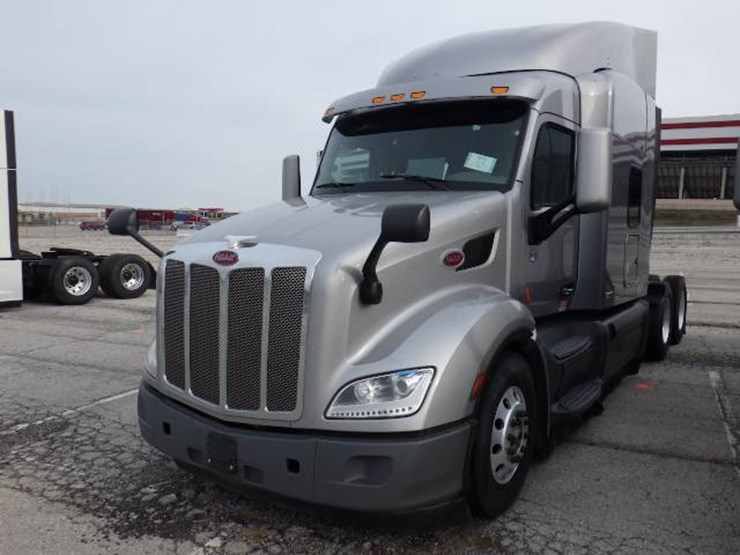 peterbilt-579-image-1