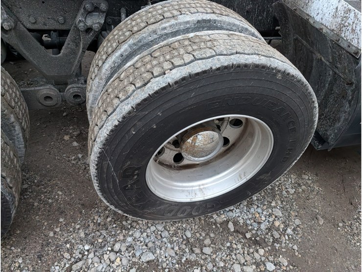 2019-kenworth-t680-image-6