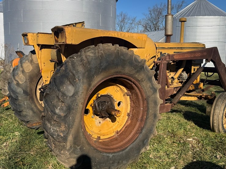 minneapolis-moline-m670-image-5