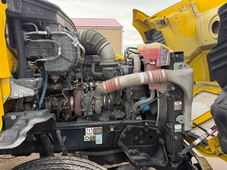 2020-kenworth-t680-image-17