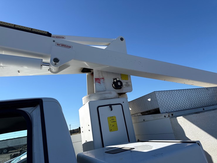 2012-ford-f550-image-33