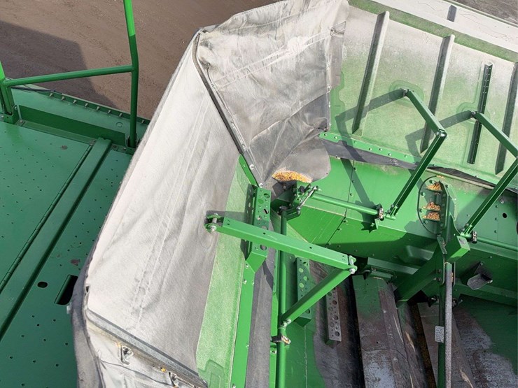 2013-john-deere-s670-image-40