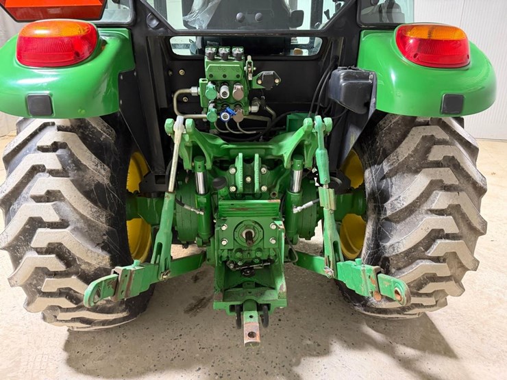 john-deere-5.5-image-11