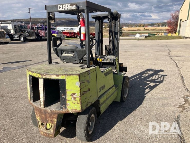 1993-clark-gpx30-forklift-(np6209,-unit-3012)-image-6