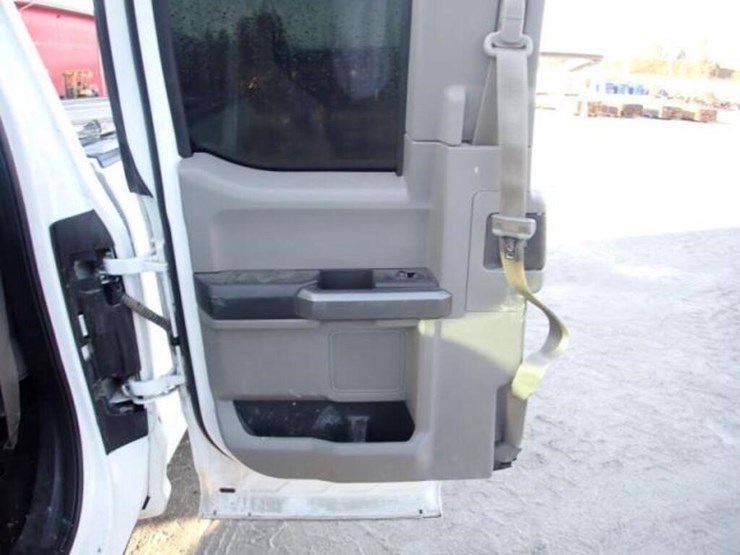 ford-f150-xlt-image-18