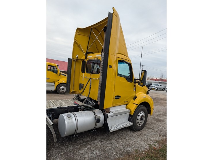 2020-kenworth-t880-image-4