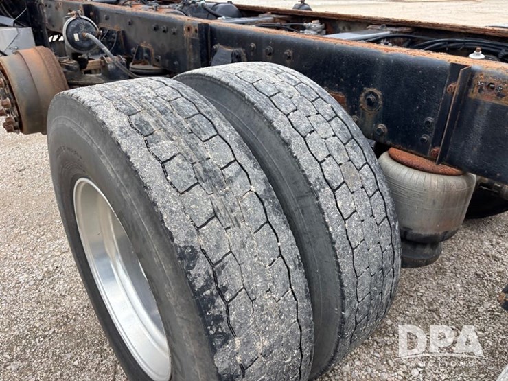 peterbilt-378-image-79