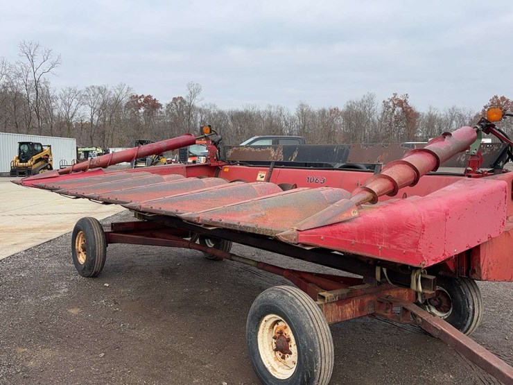 case-ih-1063-image-2