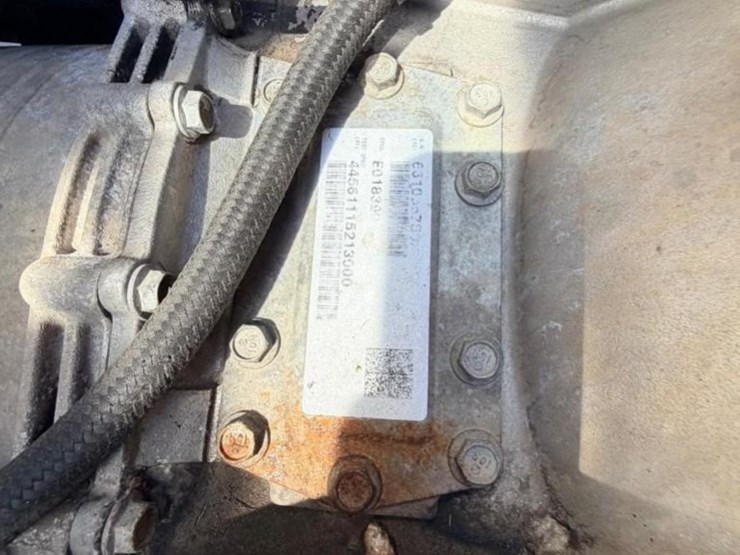 2013-crane-carrier-co.-garbage-truck-image-10