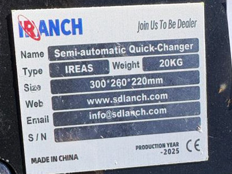 #120-•-ireas-semi-automatic-quick-change-coupler-image-2