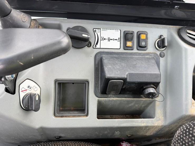 2022-bobcat-e50-image-30