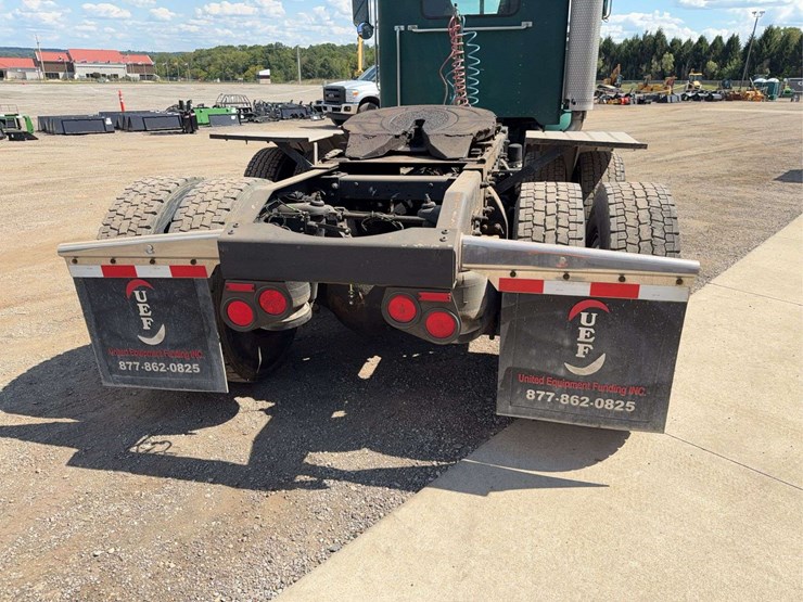 2003-peterbilt-379-image-17