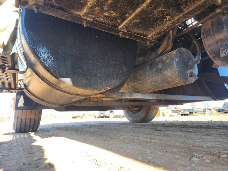 international-8100-image-31