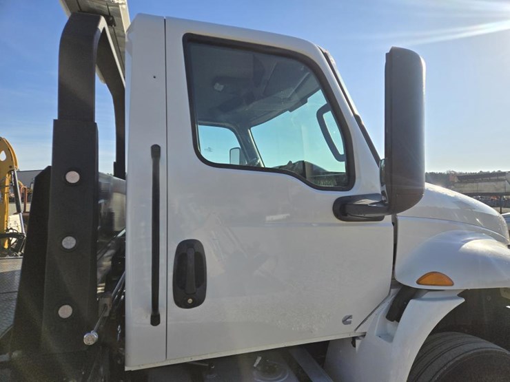 2022-international-mv607-image-12