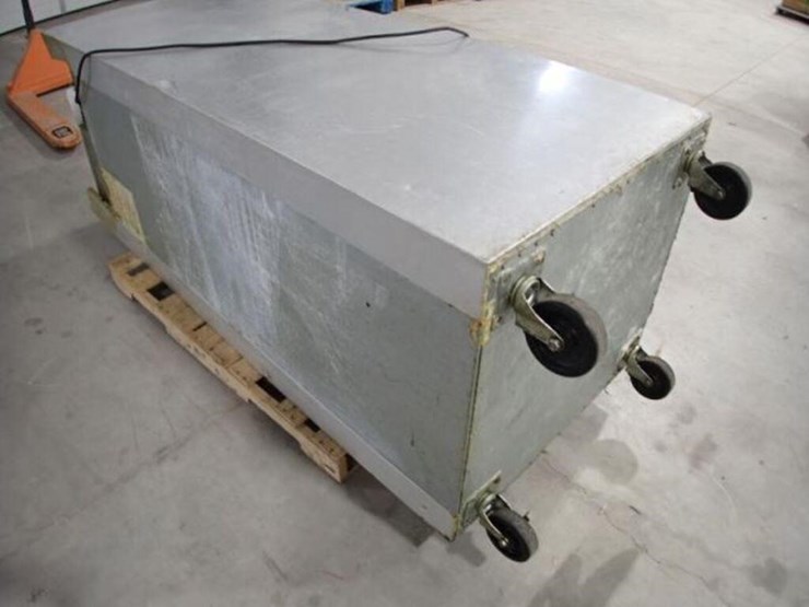 traulsen-industrial-6.5-in.-x-32-in.-x-30-in.-image-3