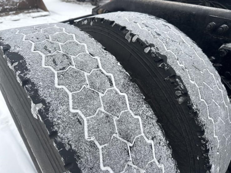 2007-peterbilt-385-image-66