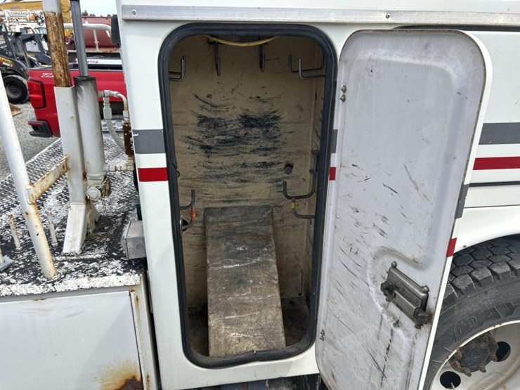 international-4000-image-18