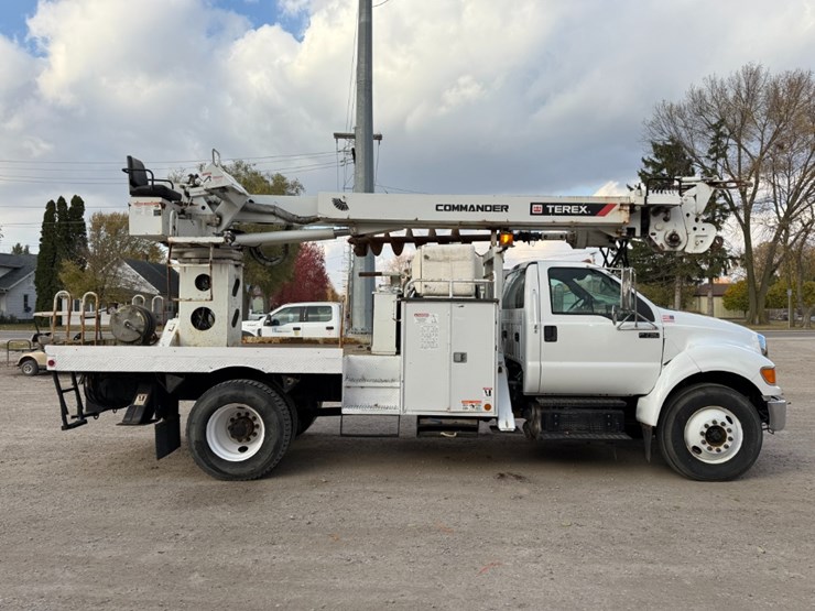 2013-ford-f750-image-7