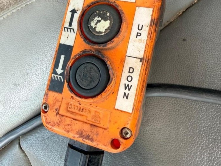 2009-chevrolet-silverado-3500-image-16