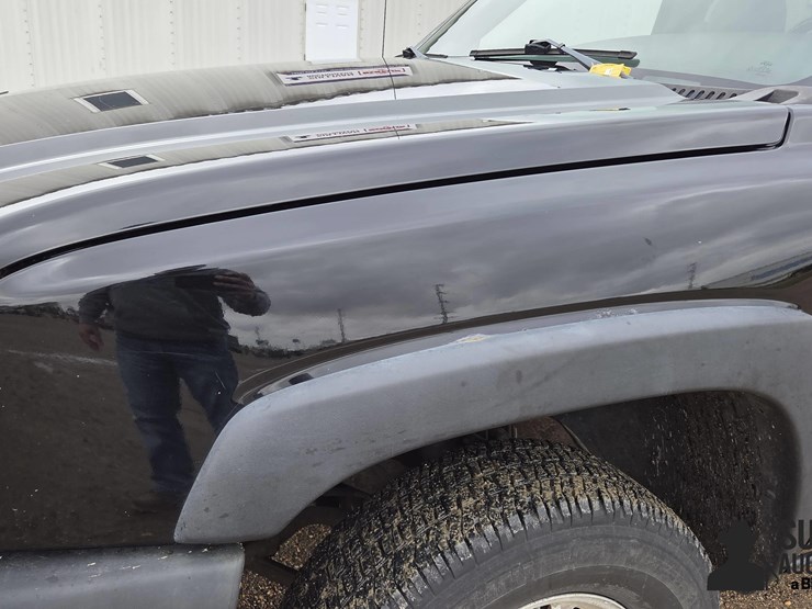 2003-chevrolet-1500hd-ls-4x4-pickup-truck-image-9