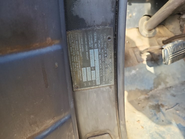 1953-gmc-354-24-round-top-cab-single-axle-grain-truck--needs-axle-shaft-image-45