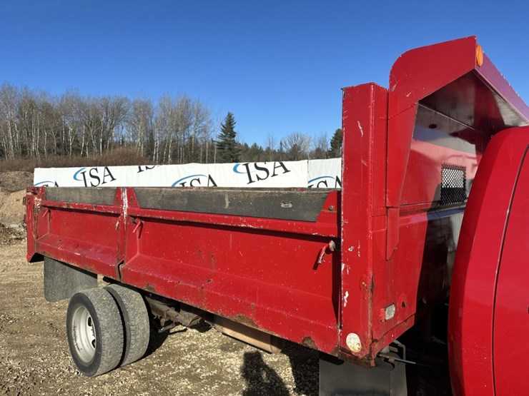 2015-dodge-ram-5500-image-15