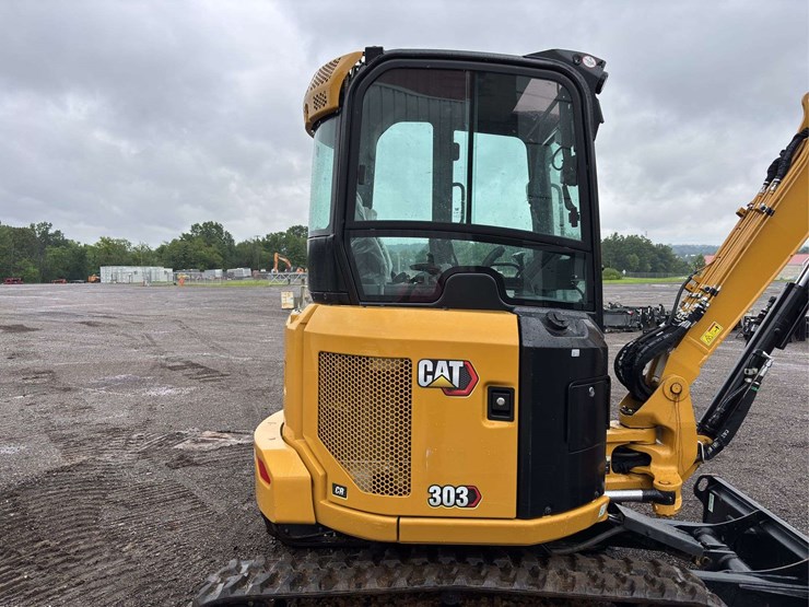 2023-caterpillar-303-image-9
