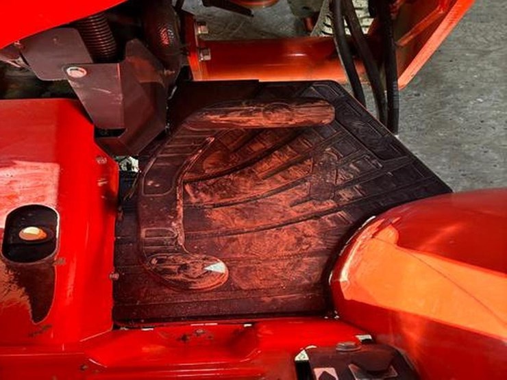 2022-kubota-l3902hst-image-31