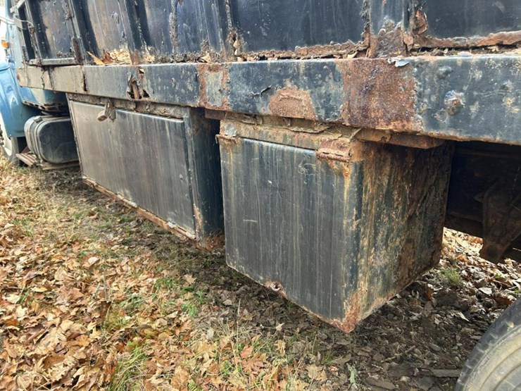 international-4700-image-17