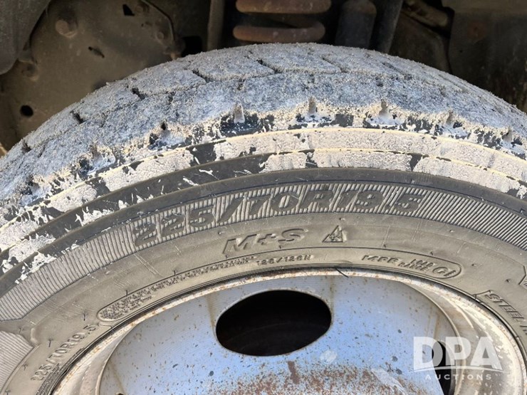 ford-f550-xl-image-18