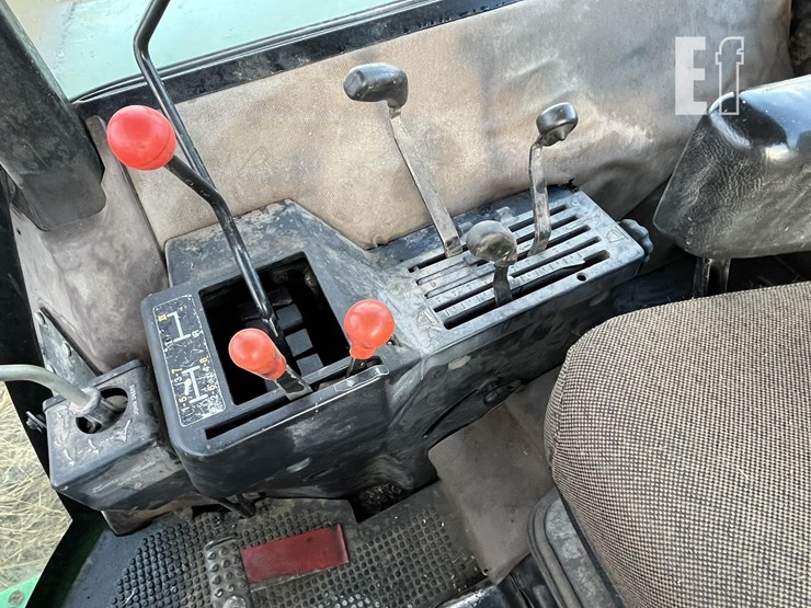 john-deere-3155-image-32