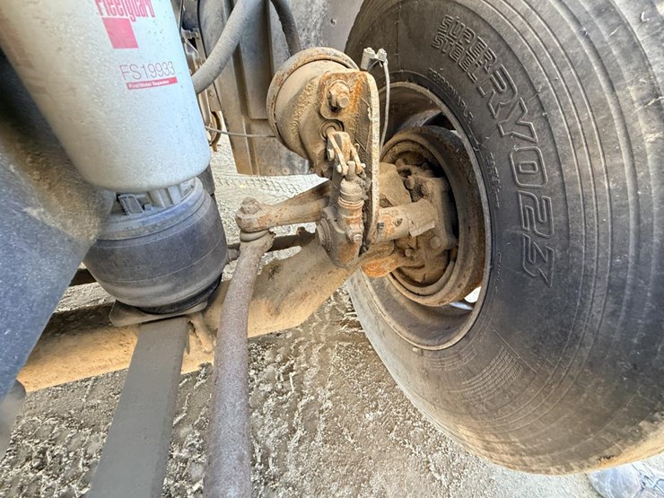 2007-freightliner-columbia-120-image-49