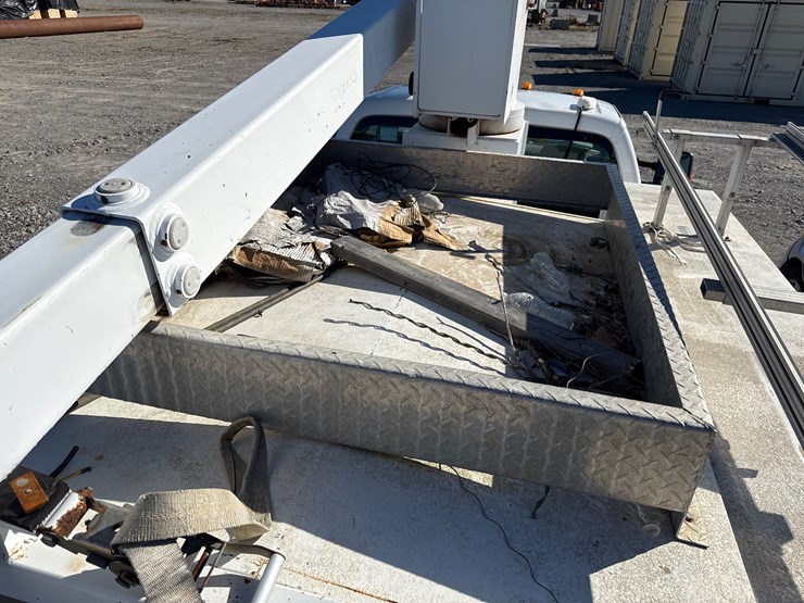 2012-ford-f550-image-24