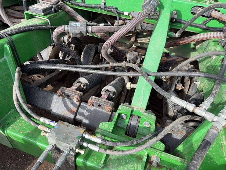 2011-john-deere-1990-image-35