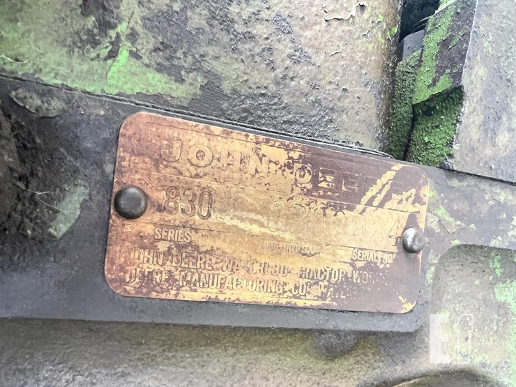 john-deere-830-image-24