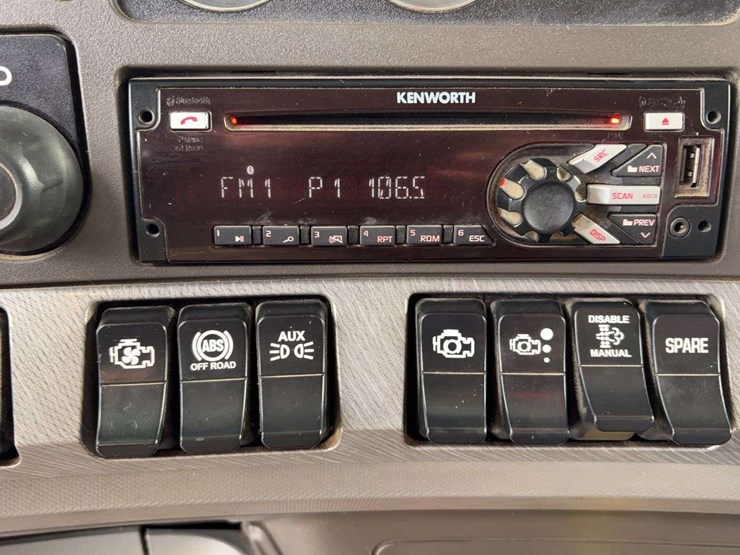 2016-kenworth-t880-image-53