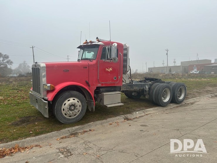 1999-peterbilt-379-image-1