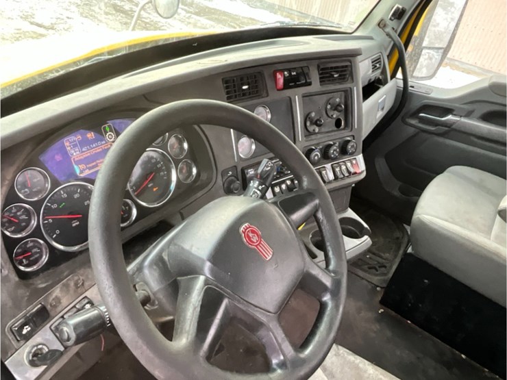 2019-kenworth-t880-image-22