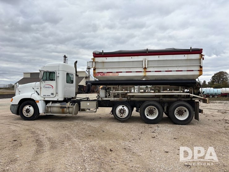 freightliner-fld112-image-15